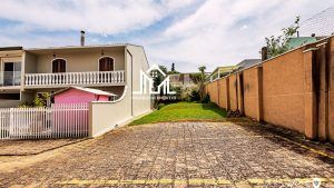 Sobrado em condominio em Santa Felicidade
